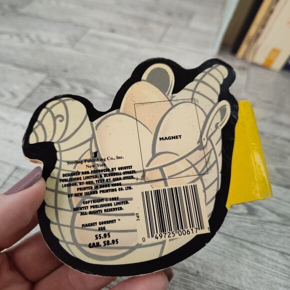 THE MAGNETIC EGGS Cookbook Die Cutout Small Quaint 80s Cookbook MISSING MAGNET - Picture 6 of 9